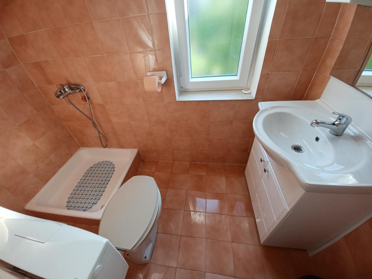 Apartments With A Parking Space Pag - 6325 파그 외부 사진